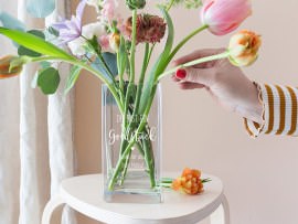 Gravierte Vase zum Geburtstag