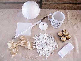 Rocher und Tasse als Geldgeschenk