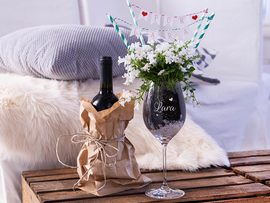 Wein und Blumen zum 30. Geburtstag