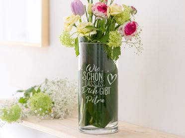 Vase mit Gravur