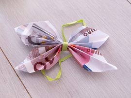Schmetterling aus Geldscheinen falten
