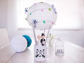 Heißluftballon mit Geldscheinen