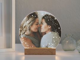 LED-Lampe mit Pärchenfoto zum Jahrestag