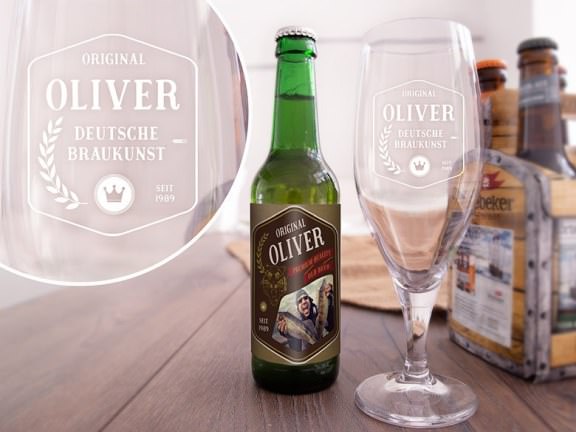 Geschenkset aus Bierglas und Bieretiketten