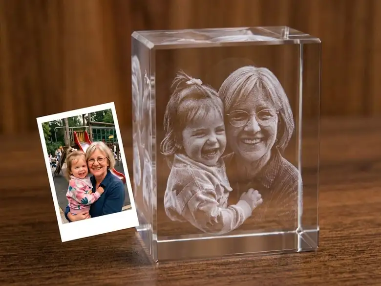 Beispielbild 3D-Glasfoto Oma und Enkelin