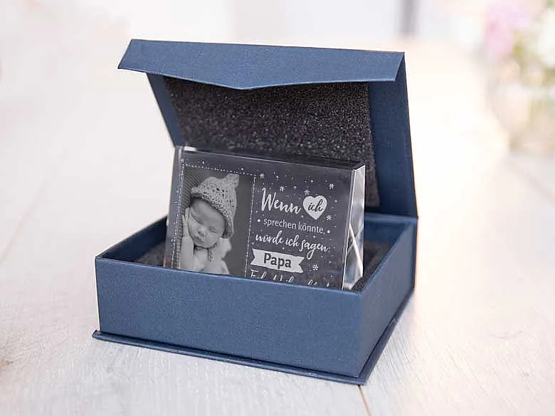 Glasfoto mit Geschenkbox