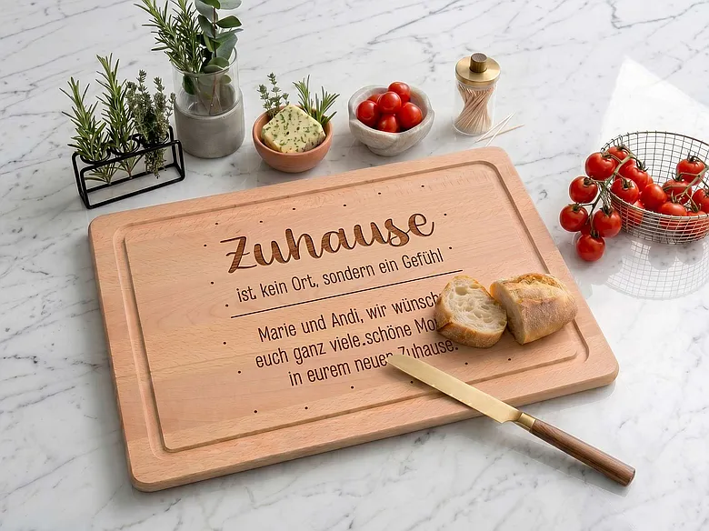 Holzschneidebrett Geschenk neues Zuhause