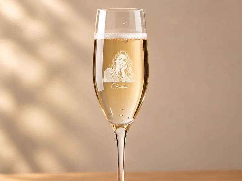 Graviertes Sektglas
