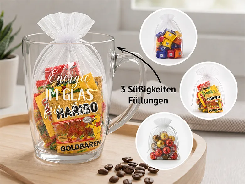 Teeglas mit Süßigkeitenfüllung