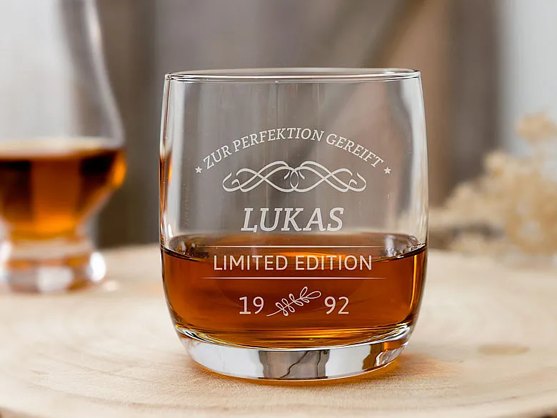 Personalisiertes Whiskyglas als Geburtstagsgeschenk für Männer