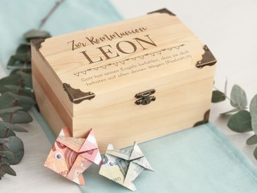 Schatztruhe mit Gravur