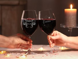 Weingläser als Liebesgeschenk