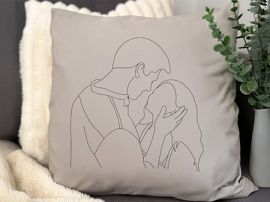 Besticktes Kissen Lineart-Style