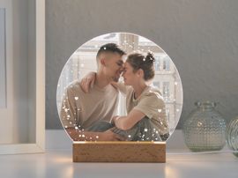 LED-Lampe mit Pärchenfoto