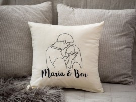 besticktes Kissen mit Foto und Text