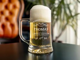 Bierkrug mit Gravur