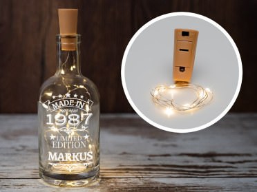 Gravierte Flasche mit Flaschenlicht