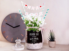 Geschenke mit Blumen basteln