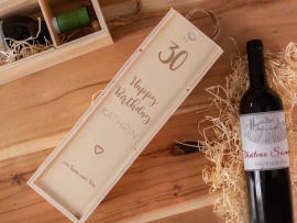 Gravierte Weinkiste zum Geburtstag