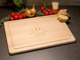 Holzschneidebrett mit Gravur