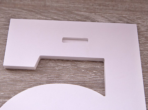 Dekozahl Aufhängung