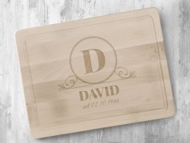 Holzschneidebrett Motiv Initiale