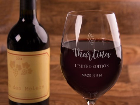 Rotwein glas und Weißweinglas mit Gravur