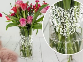 Vase mit Collage graviert