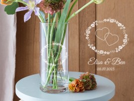 Vase mit Collage graviert