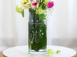 Vase mit Collage graviert