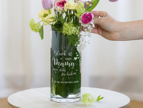 Runde Vase mit Gravur