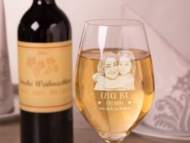 Weißweinglas mit Foto Mama