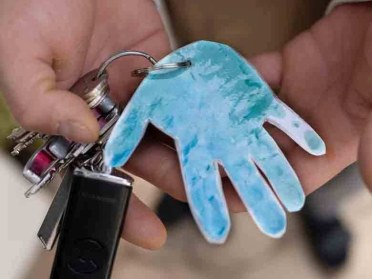 Schlüsselanhänger mit Handabdruck