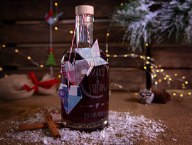 Gravierte Flasche mit Geld für Weihnachten